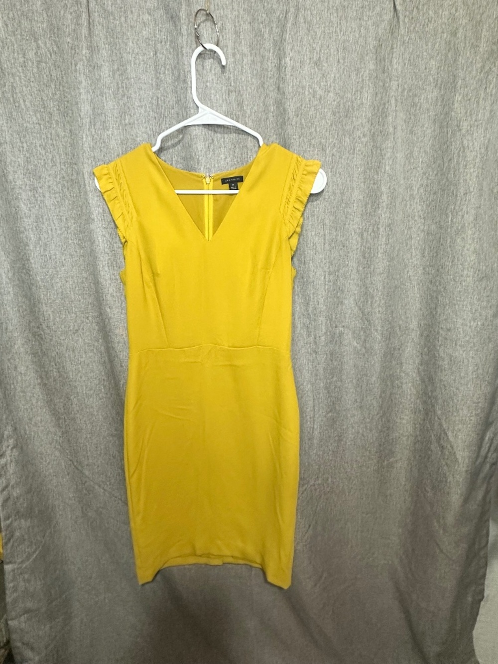 Ann Taylor Ruffle Cap Sleeve V-Neck Sheath Dress Honey Drop Yellow 00